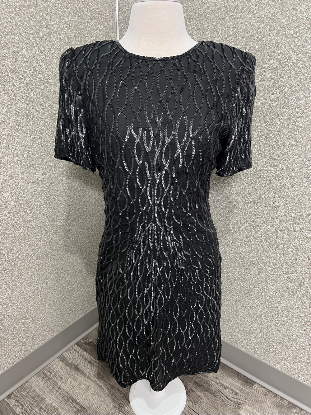 Sweelo Vintage Black Silk Sequined Short Sleeve Cocktail Dress Size Medium